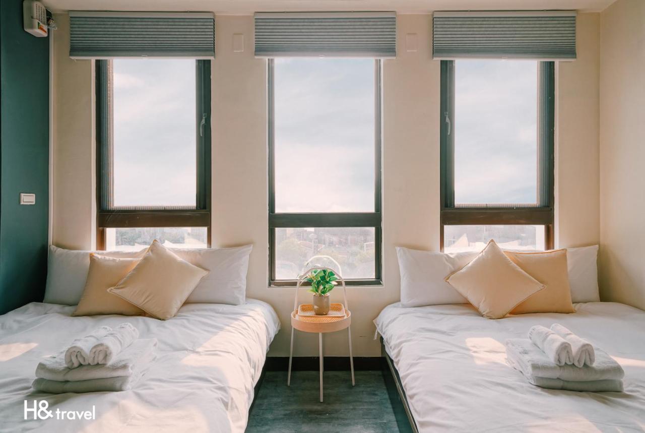 Tainan Sleepie Inn Esterno foto